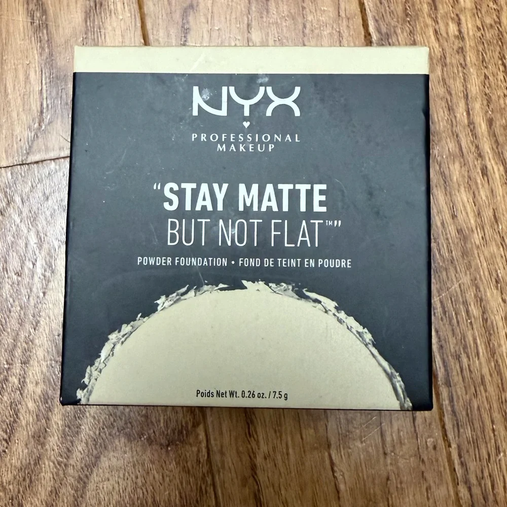 NYX PROFESSIONAL MAKEUP Stay Matte But Not Flat Powder Foundation Nude